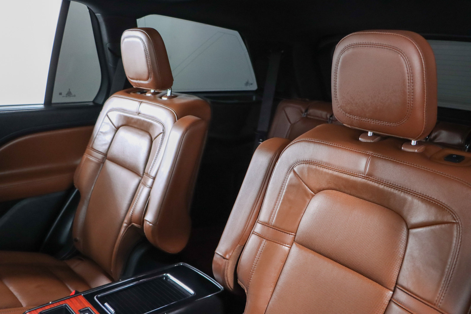 Used 2022 Lincoln Aviator Reserve w/ Equipment Group 201A RWD image 26