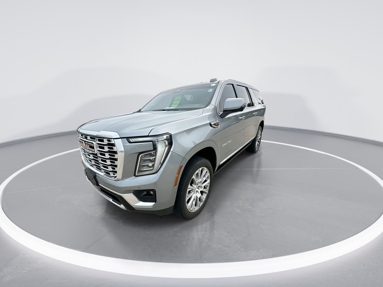 Certified 2025 GMC Yukon XL Denali w/ Denali Reserve Package AWD/4WD image 4