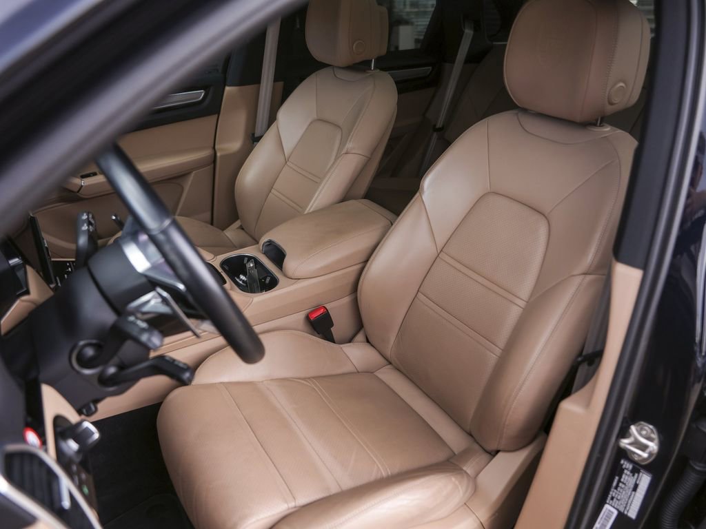 Certified 2023 Porsche Cayenne Platinum Edition AWD/4WD image 5