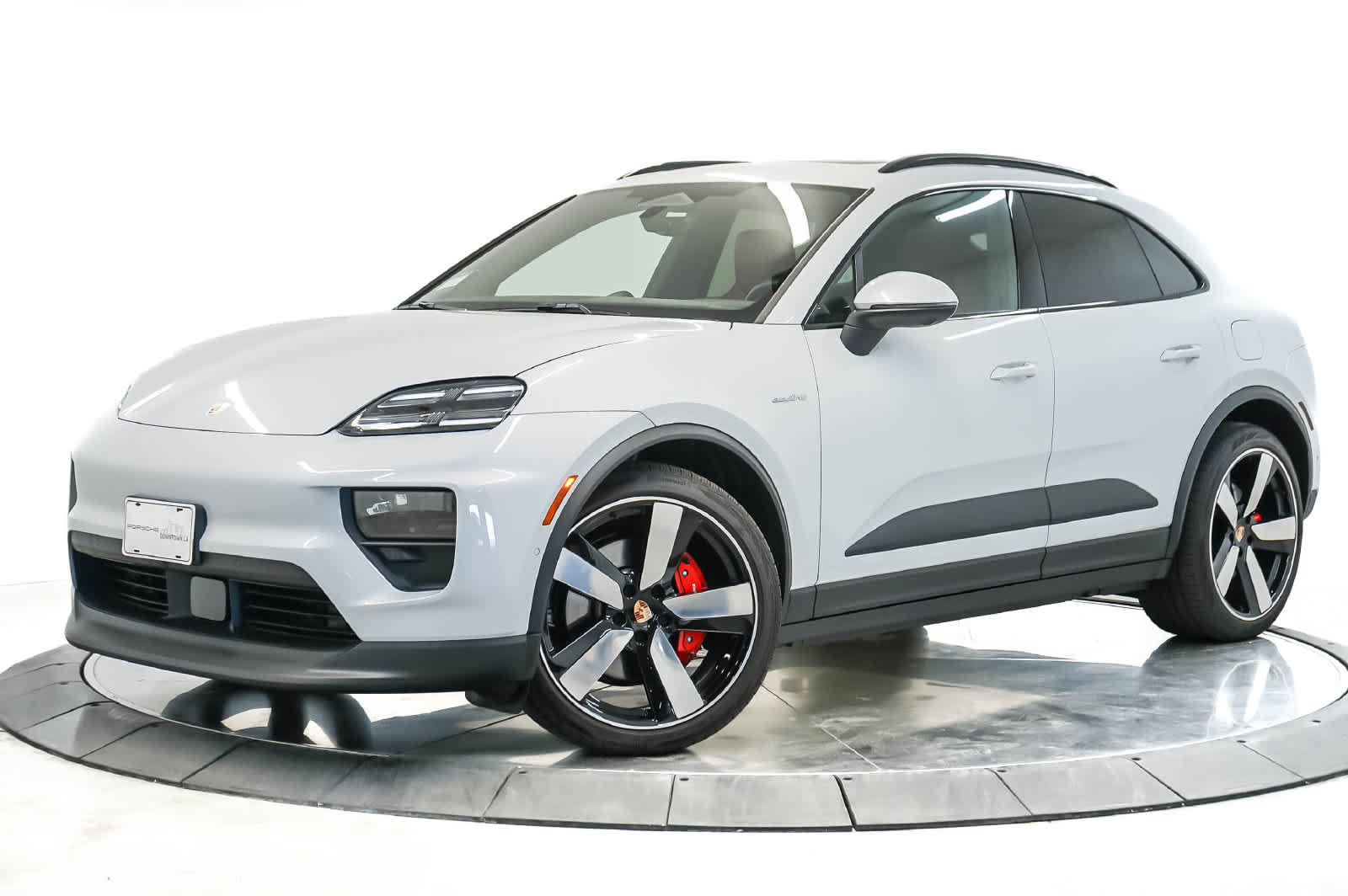 Certified 2025 Porsche Macan 4S Electric AWD/4WD image 1