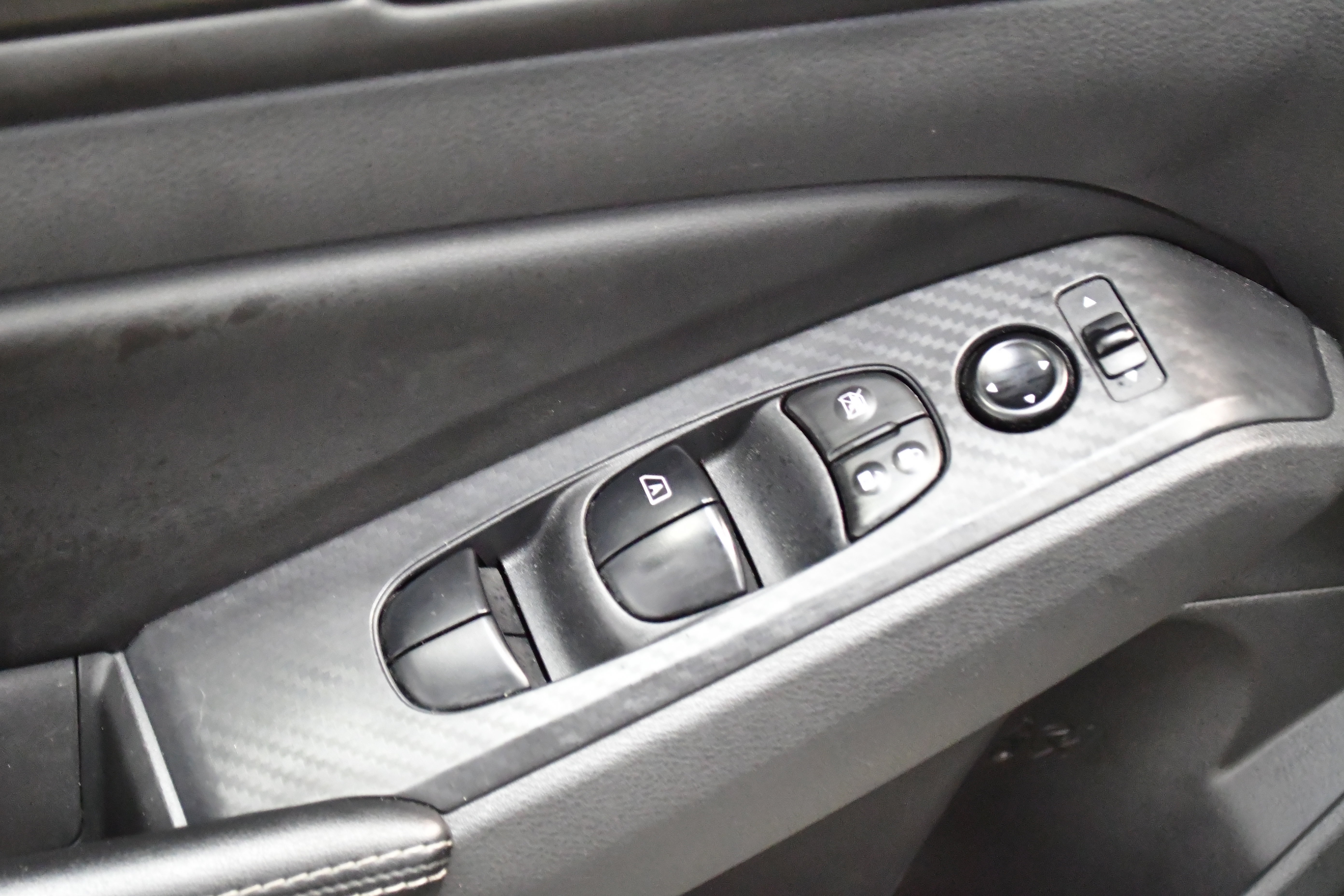 Used 2025 Nissan Altima 2.5 SV FWD image 15