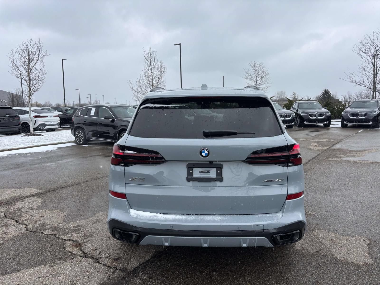 New 2026 BMW X5 xDrive40i w/ M Sport Package AWD/4WD image 6