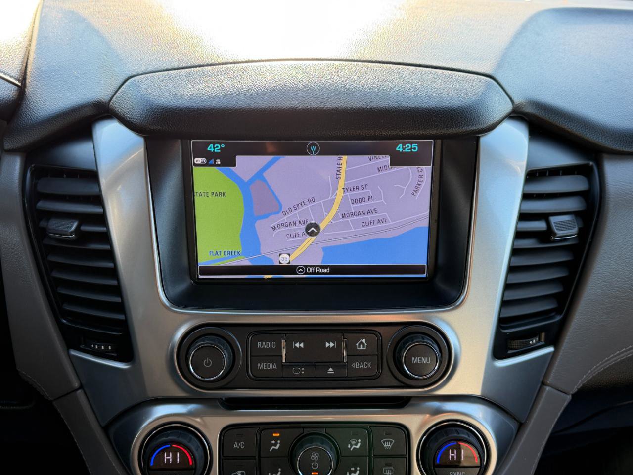 Used 2020 Chevrolet Suburban LT image 22