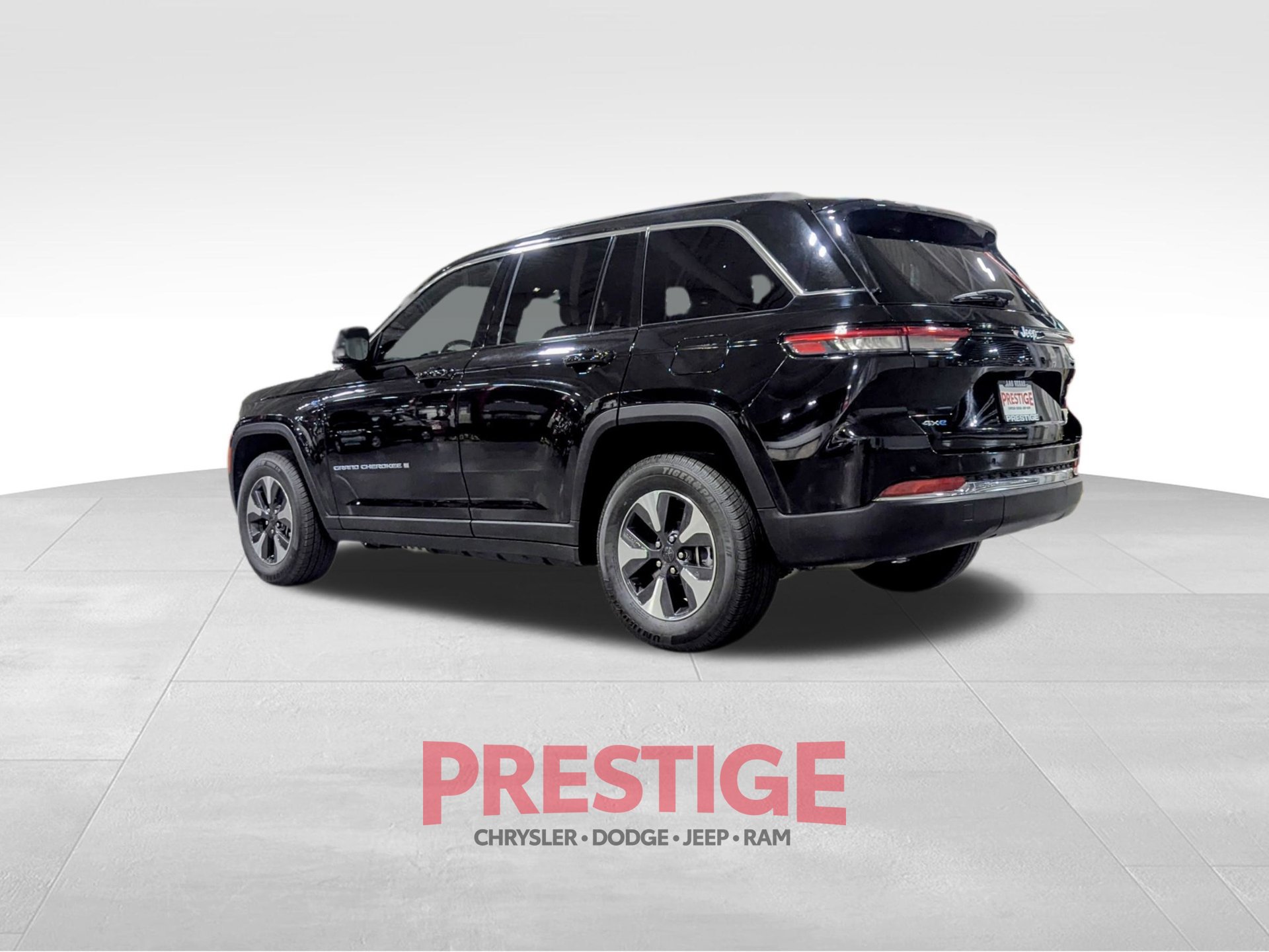 Used 2024 Jeep Grand Cherokee Limited 4xe AWD/4WD image 10