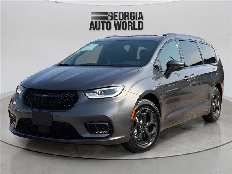 Used 2021 Chrysler Pacifica Touring w/ Uconnect Theater Family Group image 5