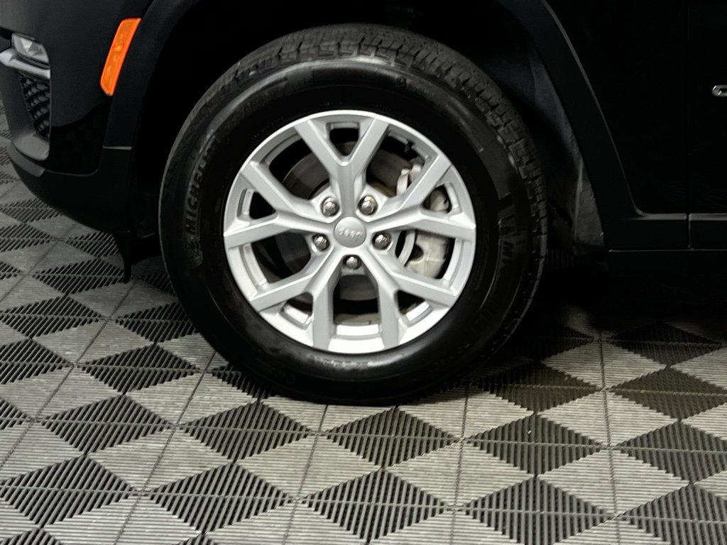 Used 2023 Jeep Grand Cherokee Limited image 9