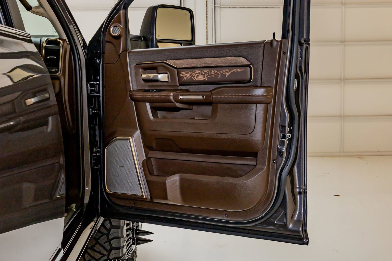 Used 2026 RAM 3500 Longhorn image 38