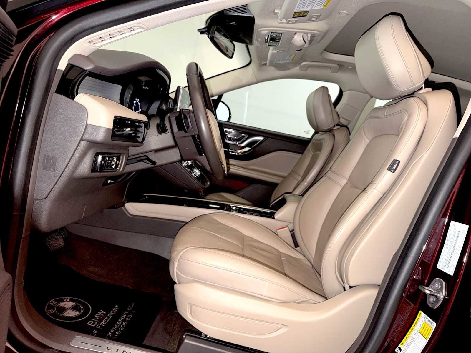 Used 2020 Lincoln Corsair AWD w/ Premium Package image 9