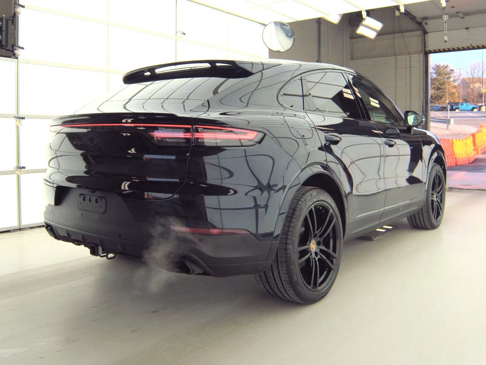 Used 2021 Porsche Cayenne S w/ Premium Package Plus image 4