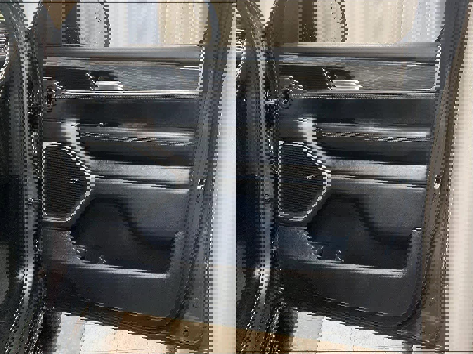 Used 2024 Jeep Wagoneer L Series III w/ Flexible Seating Group image 12