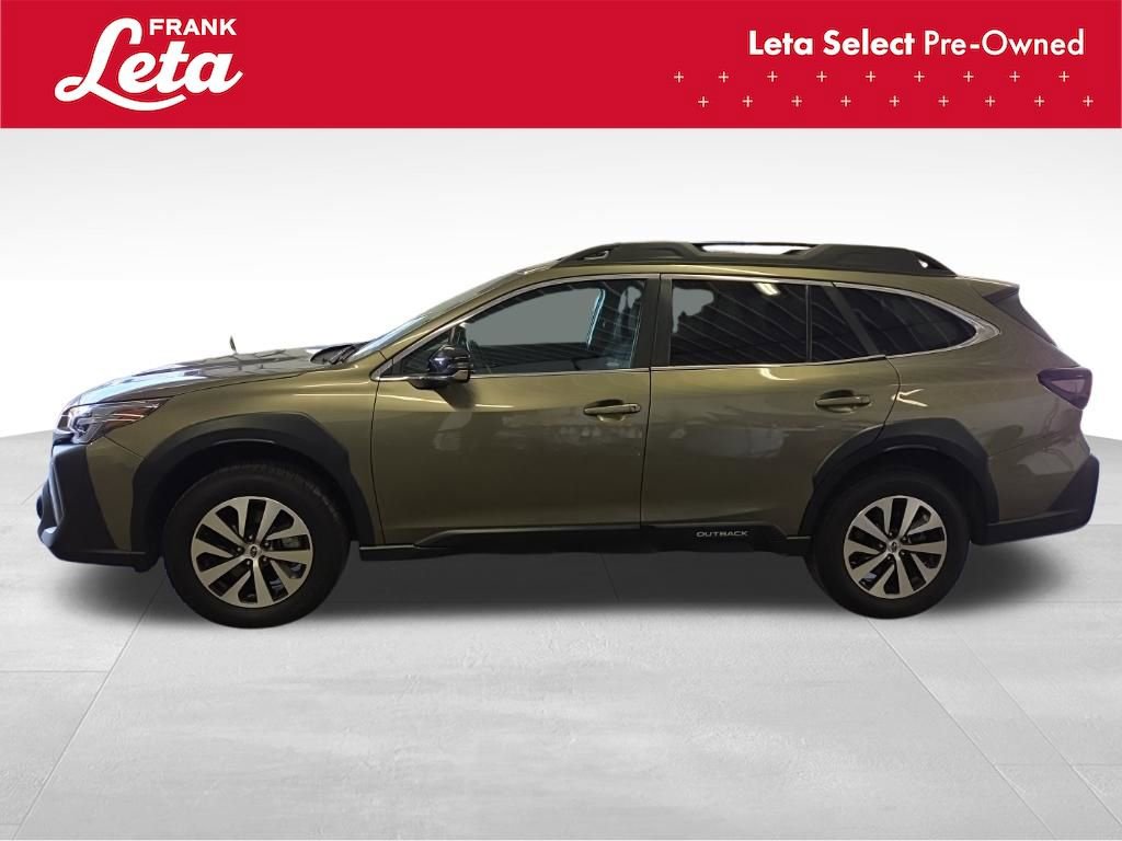 Used 2024 Subaru Outback Premium AWD/4WD image 3