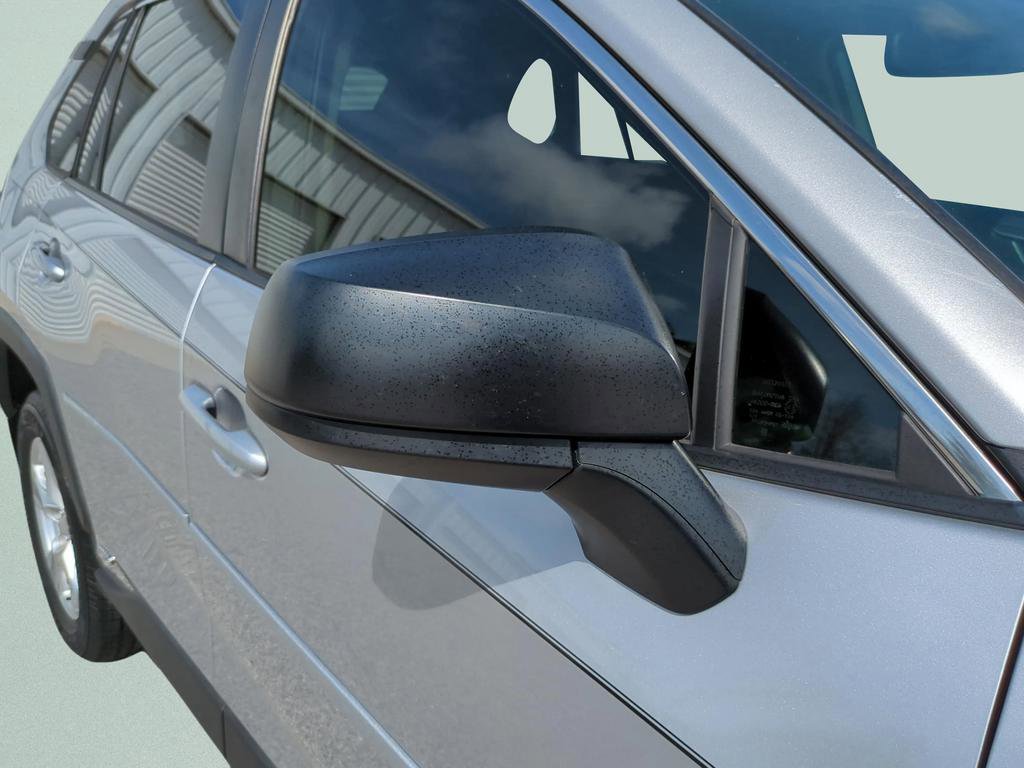 Used 2021 Toyota RAV4 LE image 11