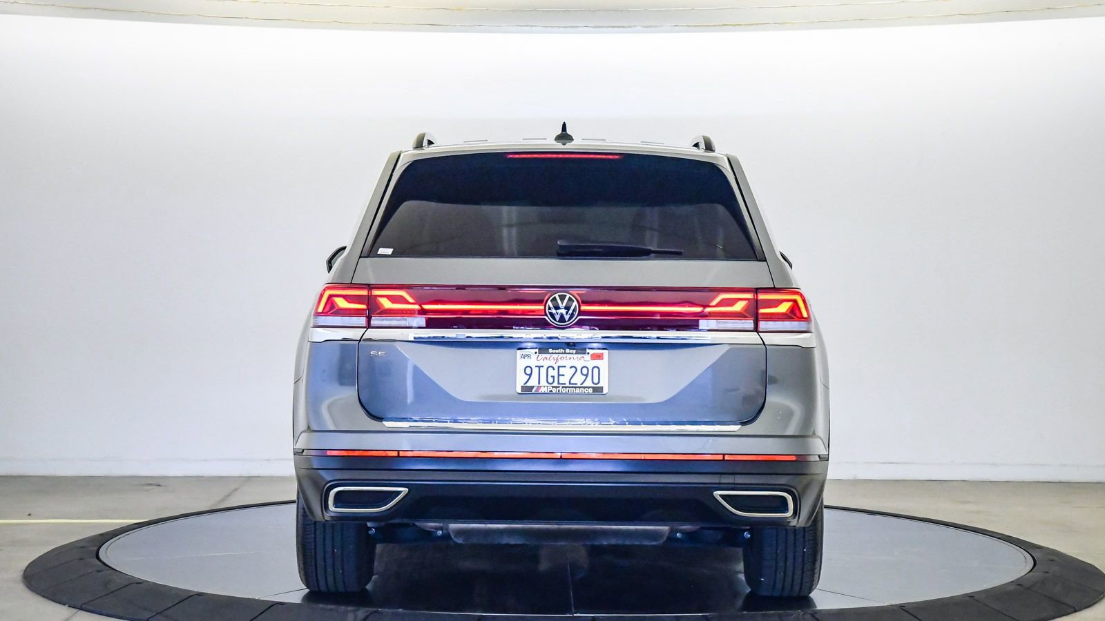 Used 2025 Volkswagen Atlas SE FWD image 3
