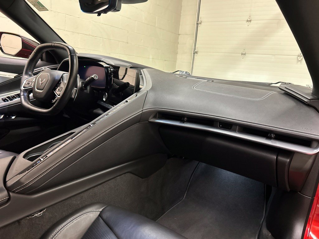 Used 2021 Chevrolet Corvette Stingray Preferred Conv w/ Z51 Performance Package RWD image 17
