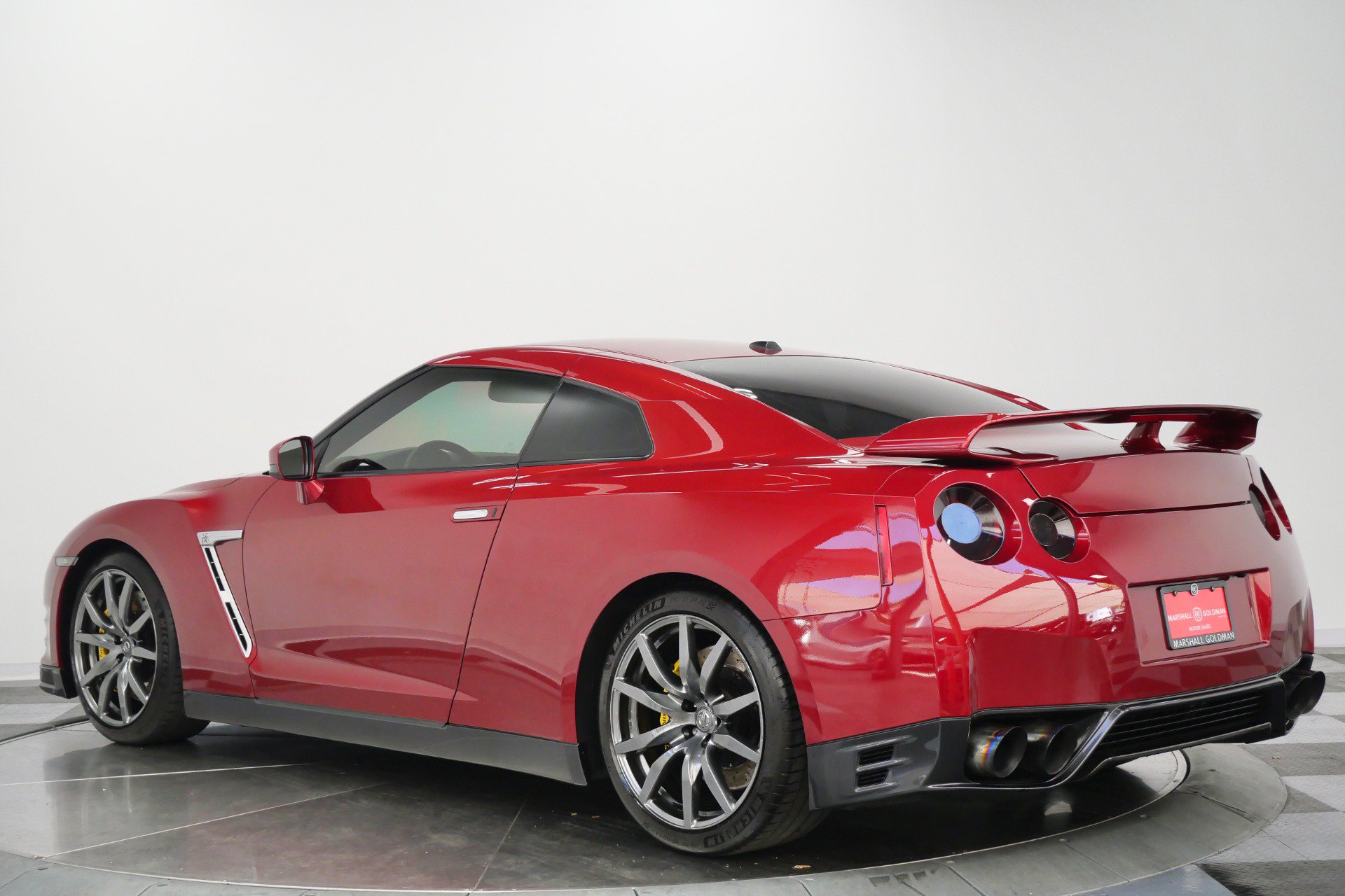 Used 2015 Nissan GT-R Premium AWD/4WD image 7