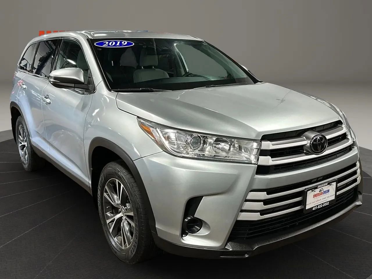 Used 2019 Toyota Highlander LE AWD/4WD image 7