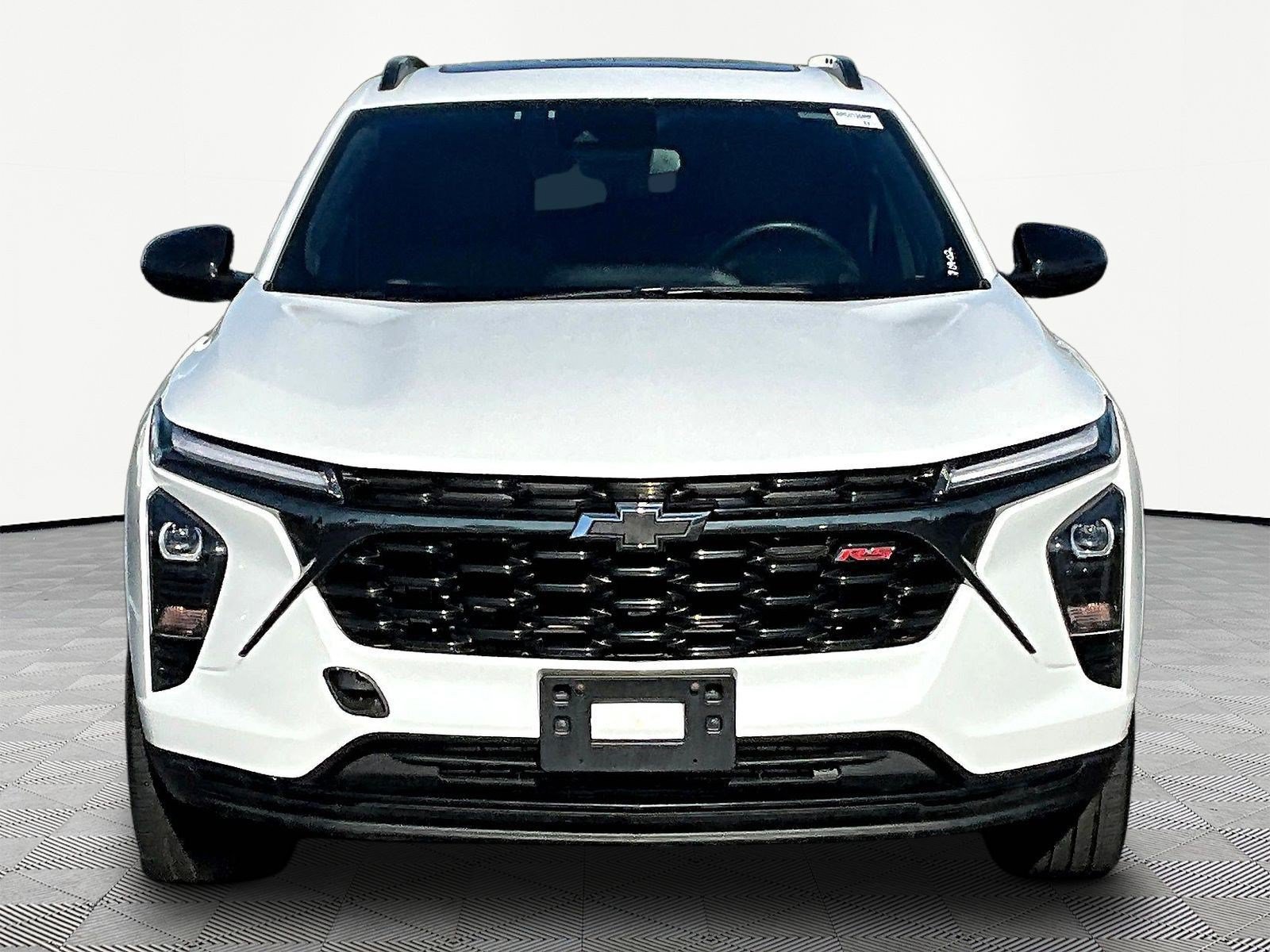 Used 2024 Chevrolet Trax RS w/ Sunroof Package FWD image 2