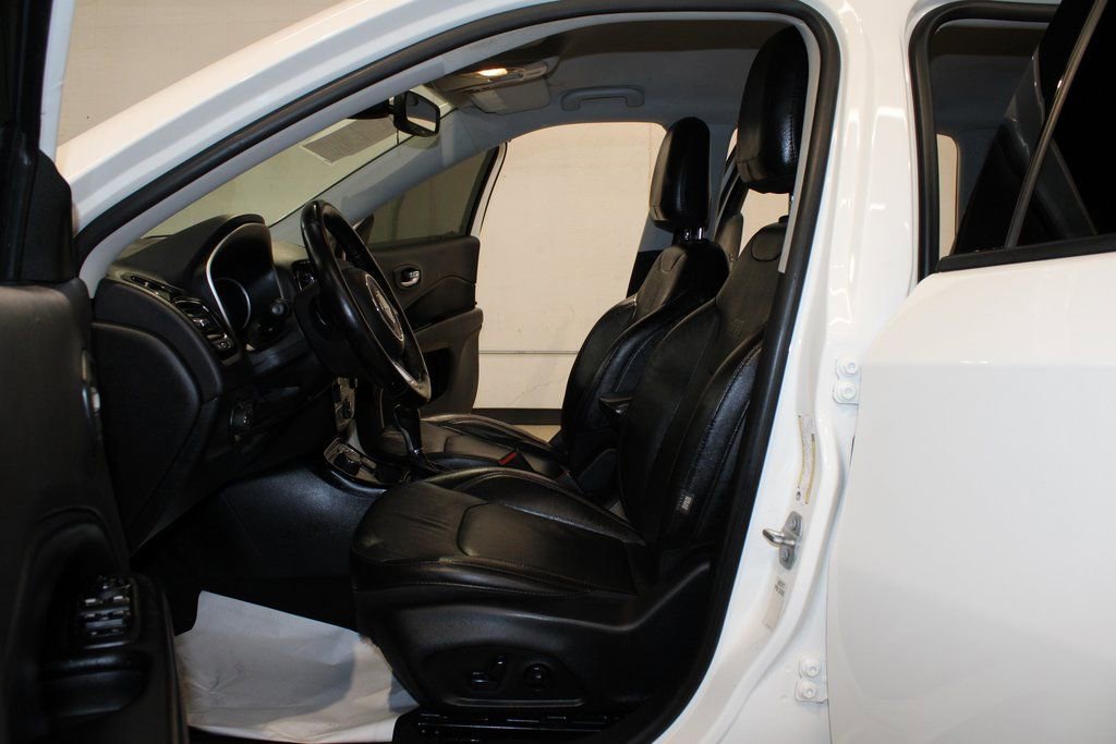 Used 2021 Jeep Compass Limited AWD/4WD image 12