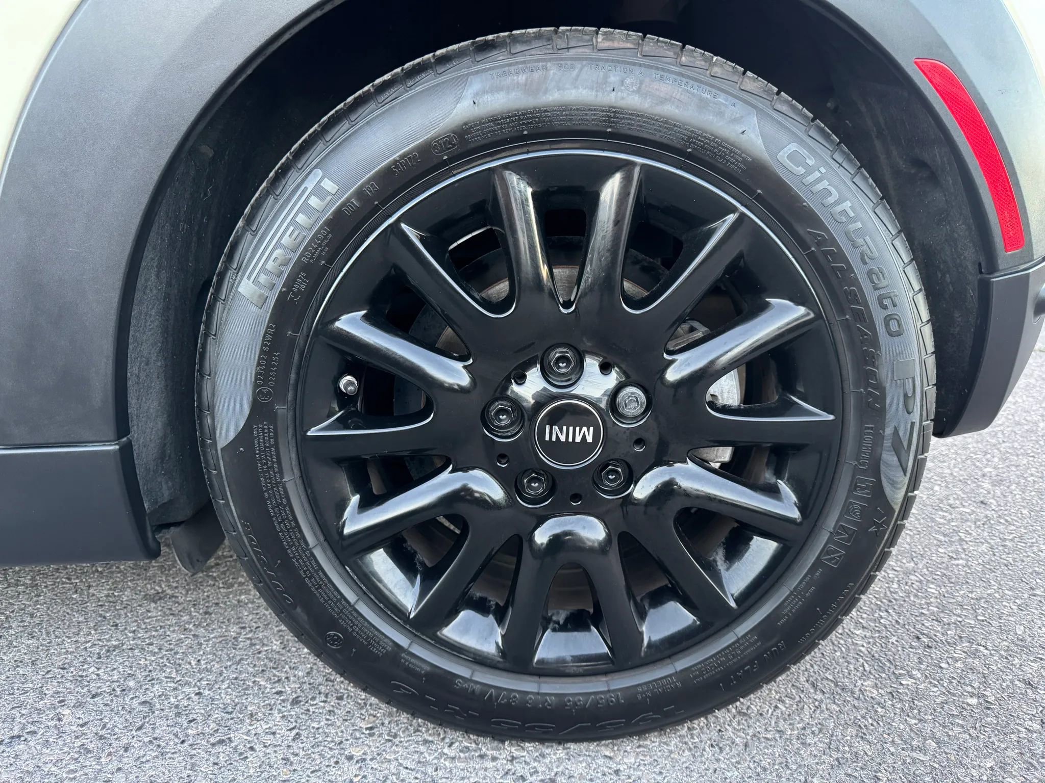 Used 2017 MINI Cooper 2-Door Hardtop image 8