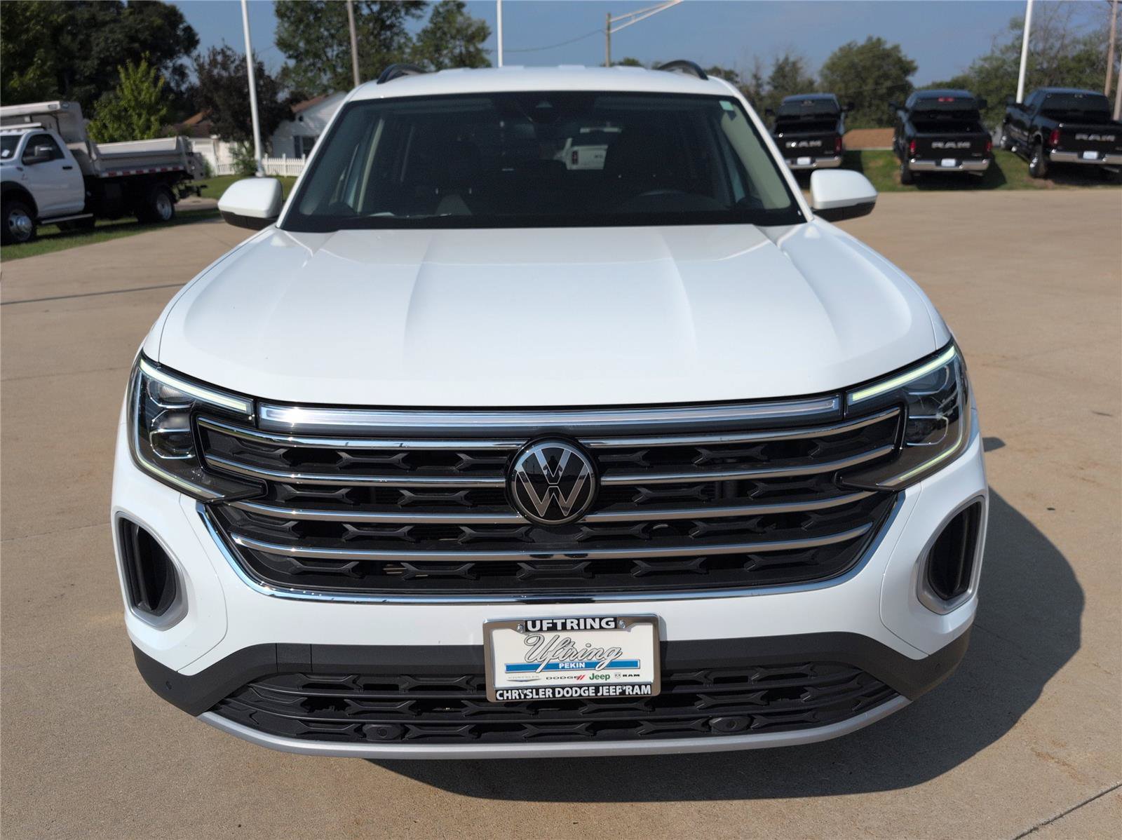 Used 2024 Volkswagen Atlas SE FWD image 8