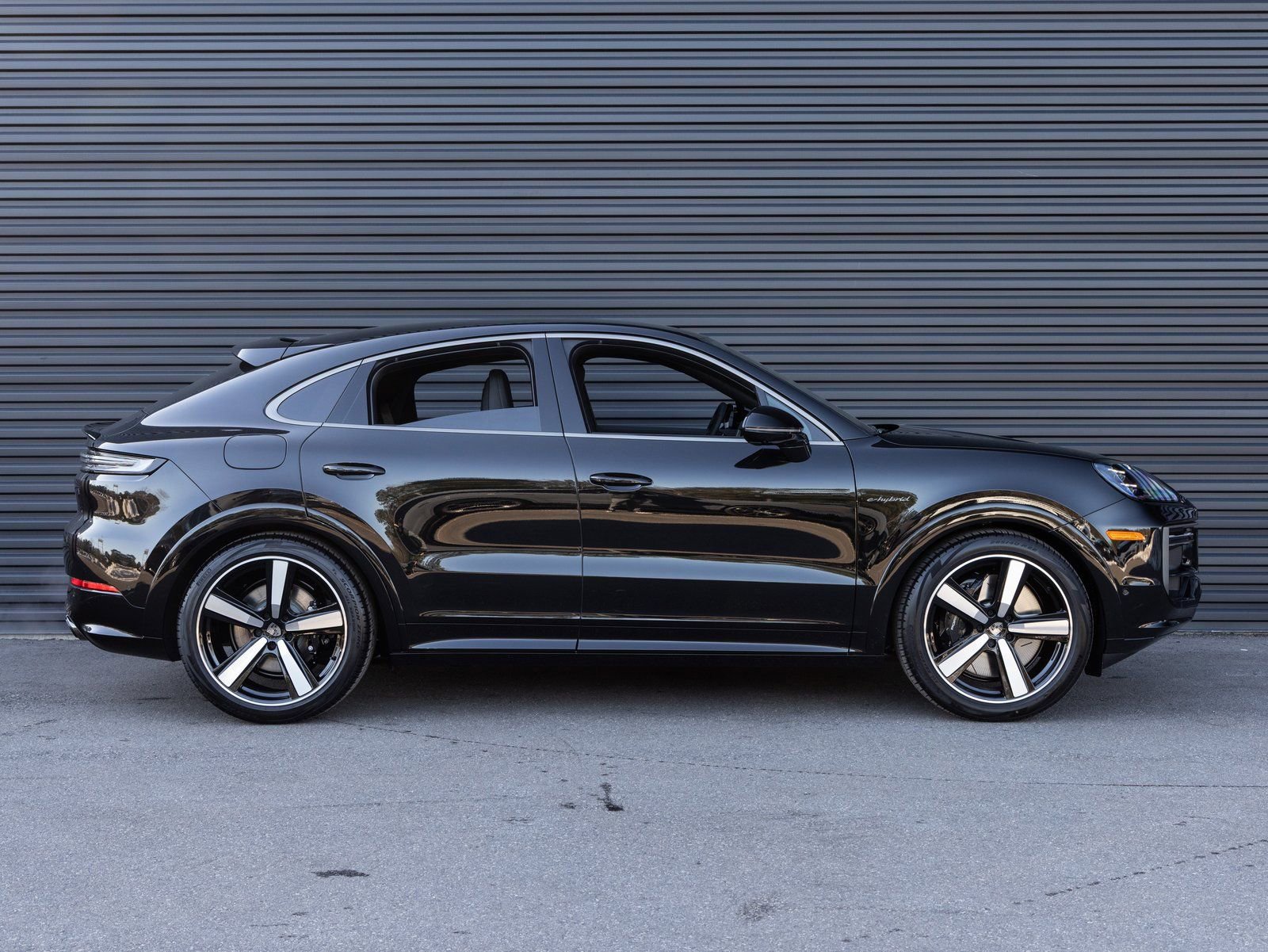 New 2026 Porsche Cayenne Turbo AWD/4WD image 8