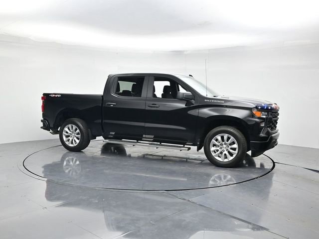 Used 2025 Chevrolet Silverado 1500 Custom image 3