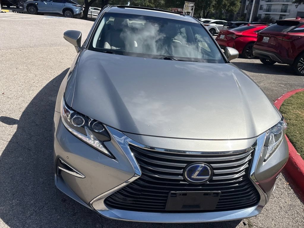 Used 2018 Lexus ES 300h w/ Luxury Package FWD image 8