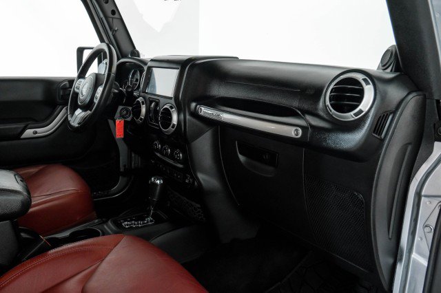 Used 2013 Jeep Wrangler Unlimited Rubicon image 10