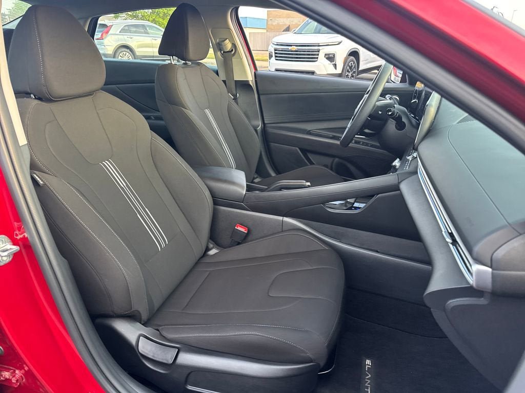 Used 2024 Hyundai Elantra SEL FWD image 11