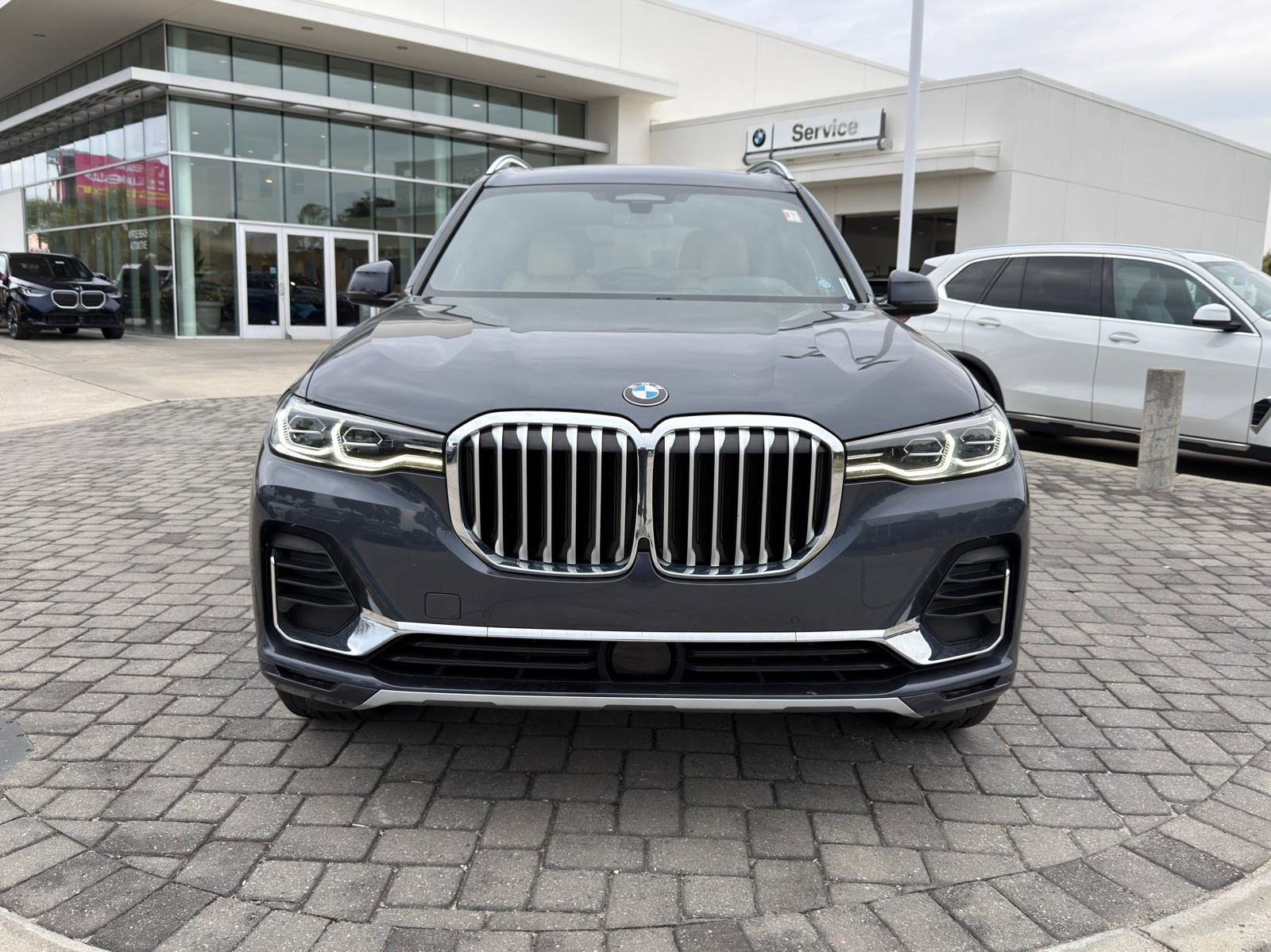 Used 2022 BMW X7 xDrive40i w/ Premium Package image 6