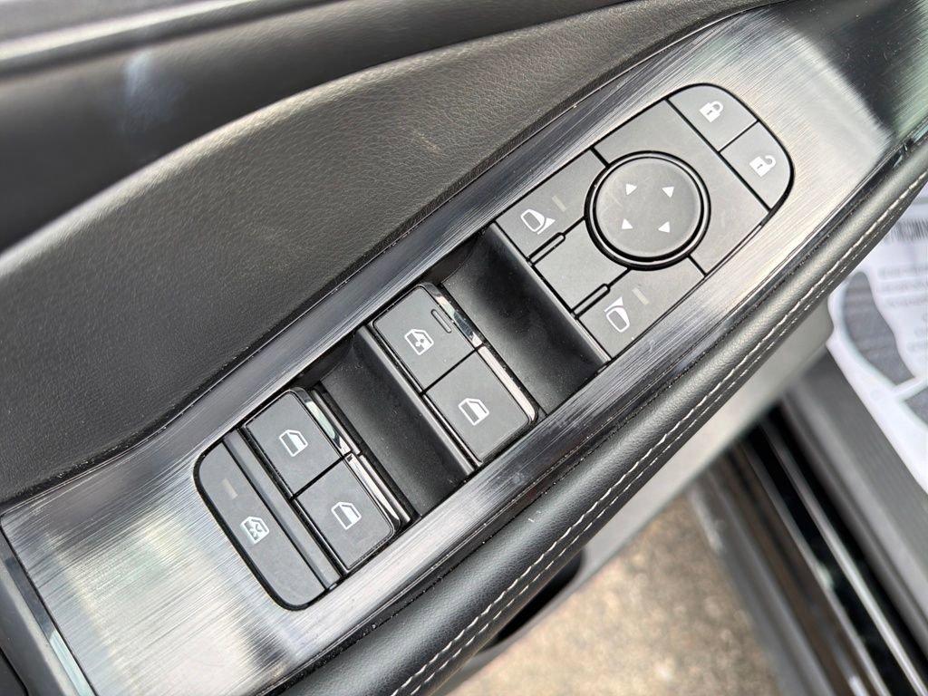 Used 2025 Nissan Rogue SV image 13