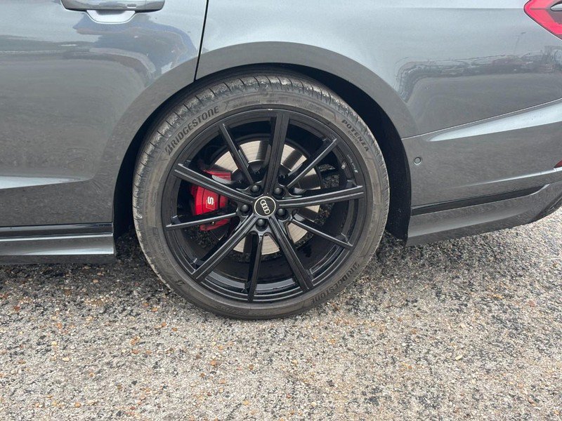 Used 2022 Audi S8 w/ S8 Executive Package AWD/4WD image 12
