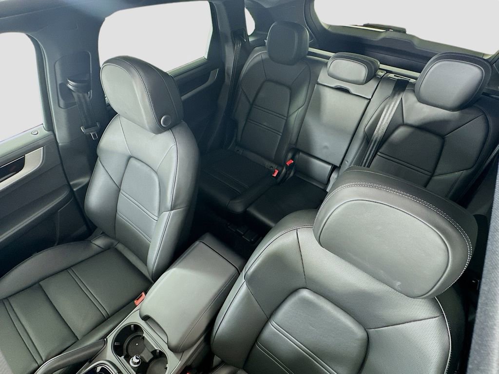 Certified 2024 Porsche Cayenne AWD/4WD image 14