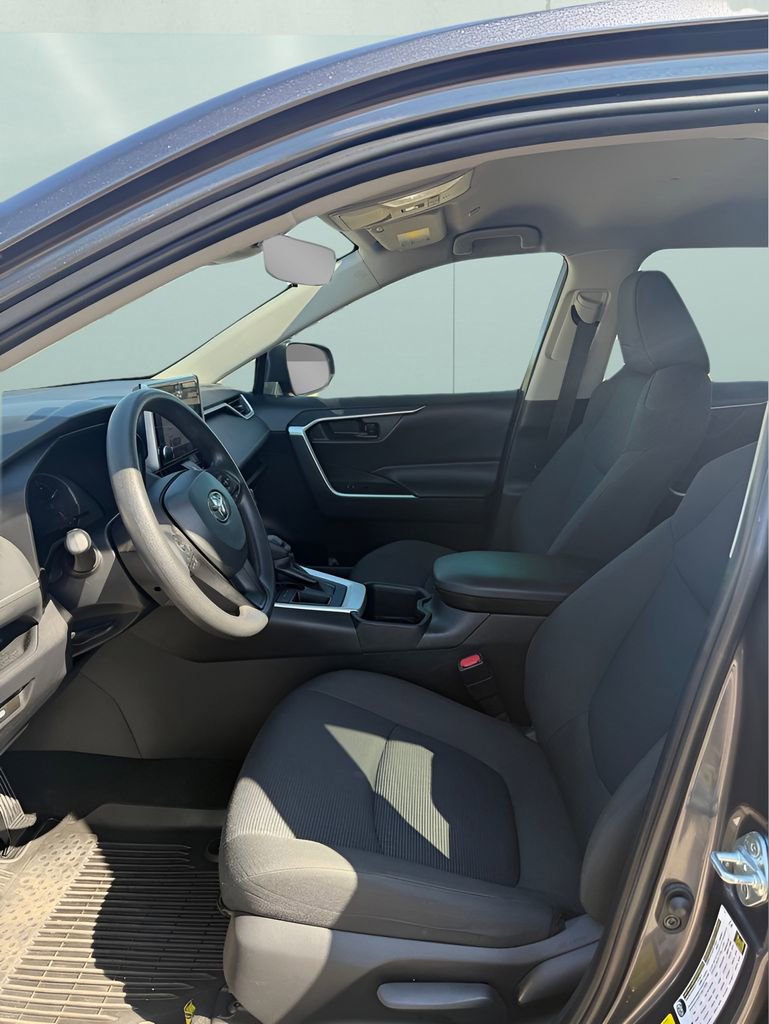 Used 2024 Toyota RAV4 LE image 10