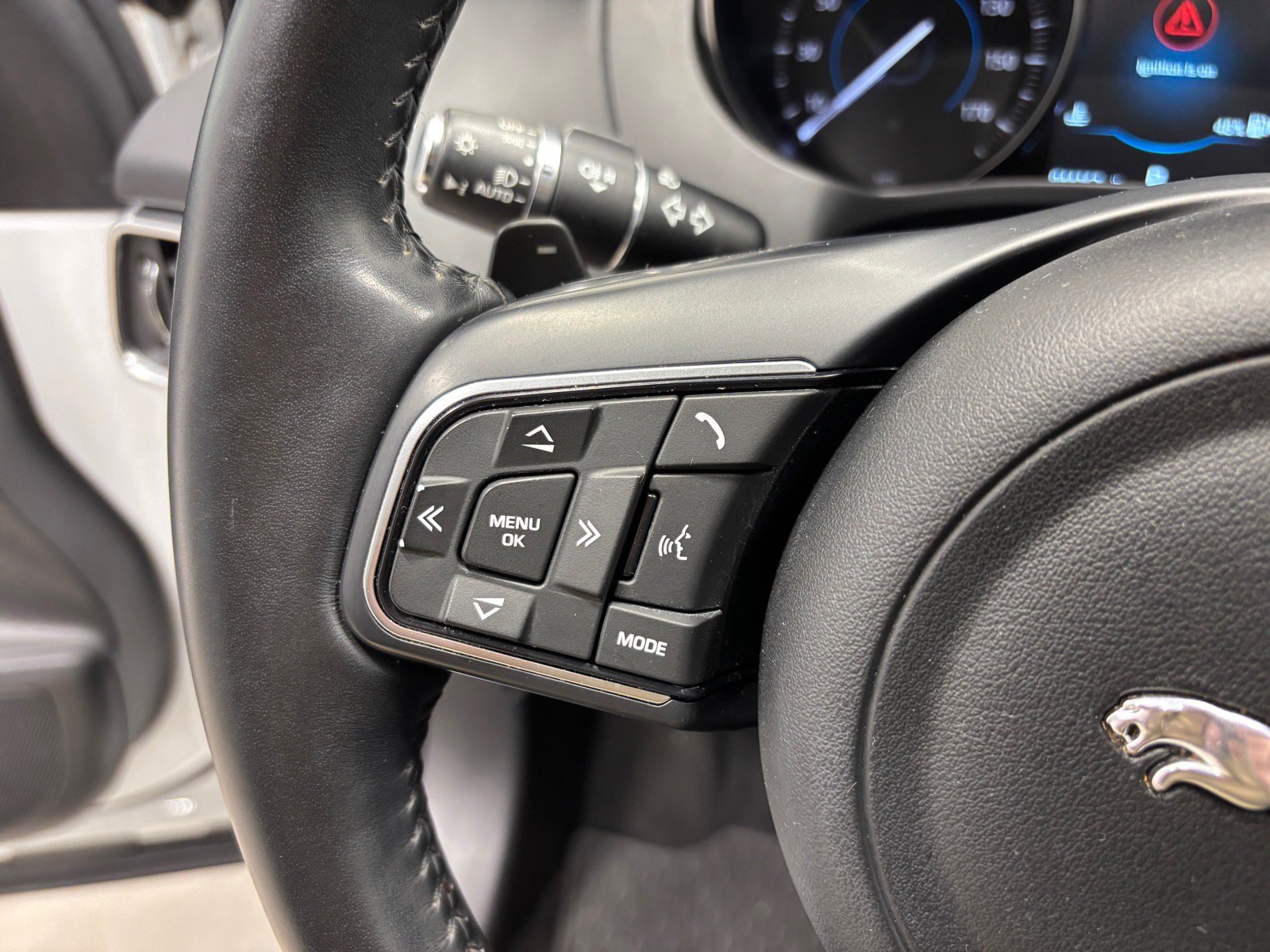 Used 2020 Jaguar F-PACE Premium AWD/4WD image 21