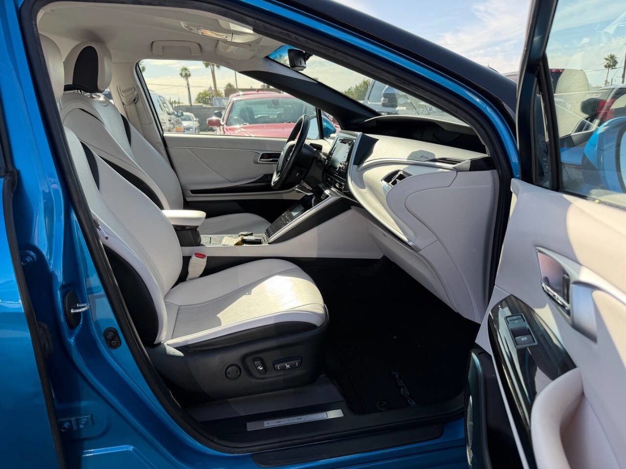 Used 2019 Toyota Mirai FWD image 27