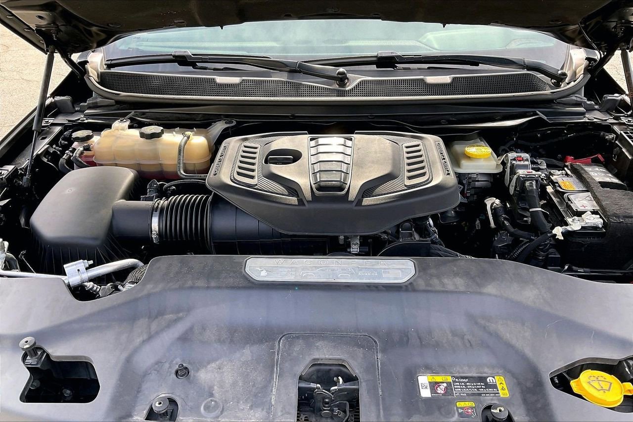 Certified 2024 Jeep Wagoneer Series II w/ Flexible Seating Group AWD/4WD image 39