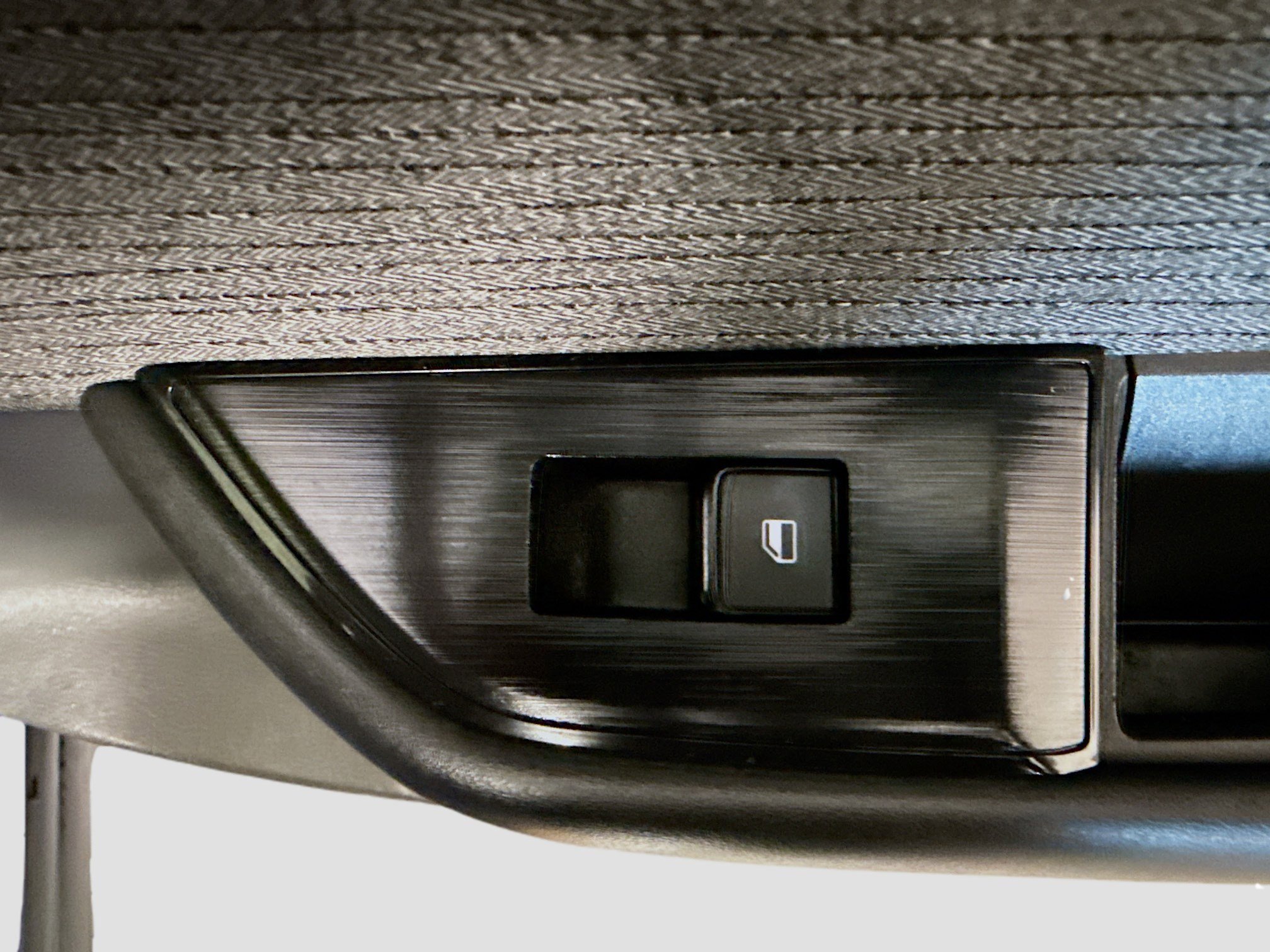 Used 2023 Nissan Rogue S image 31