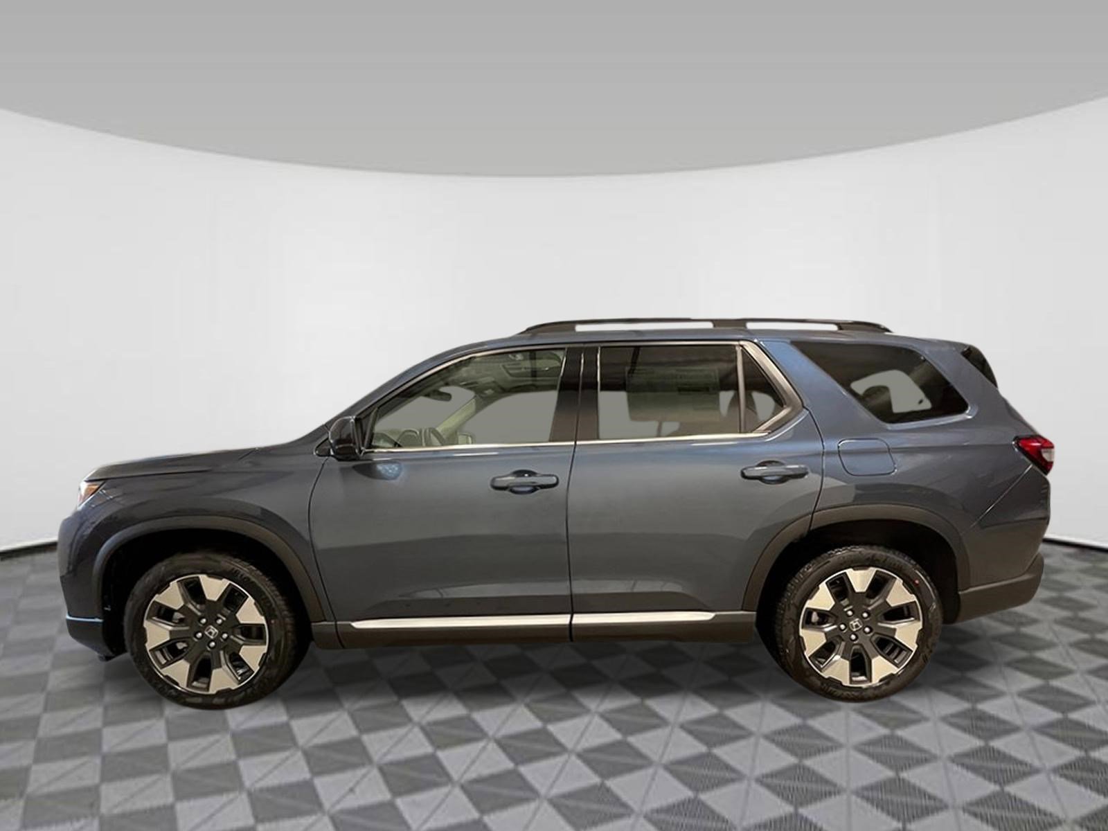 New 2026 Honda Pilot Touring image 3