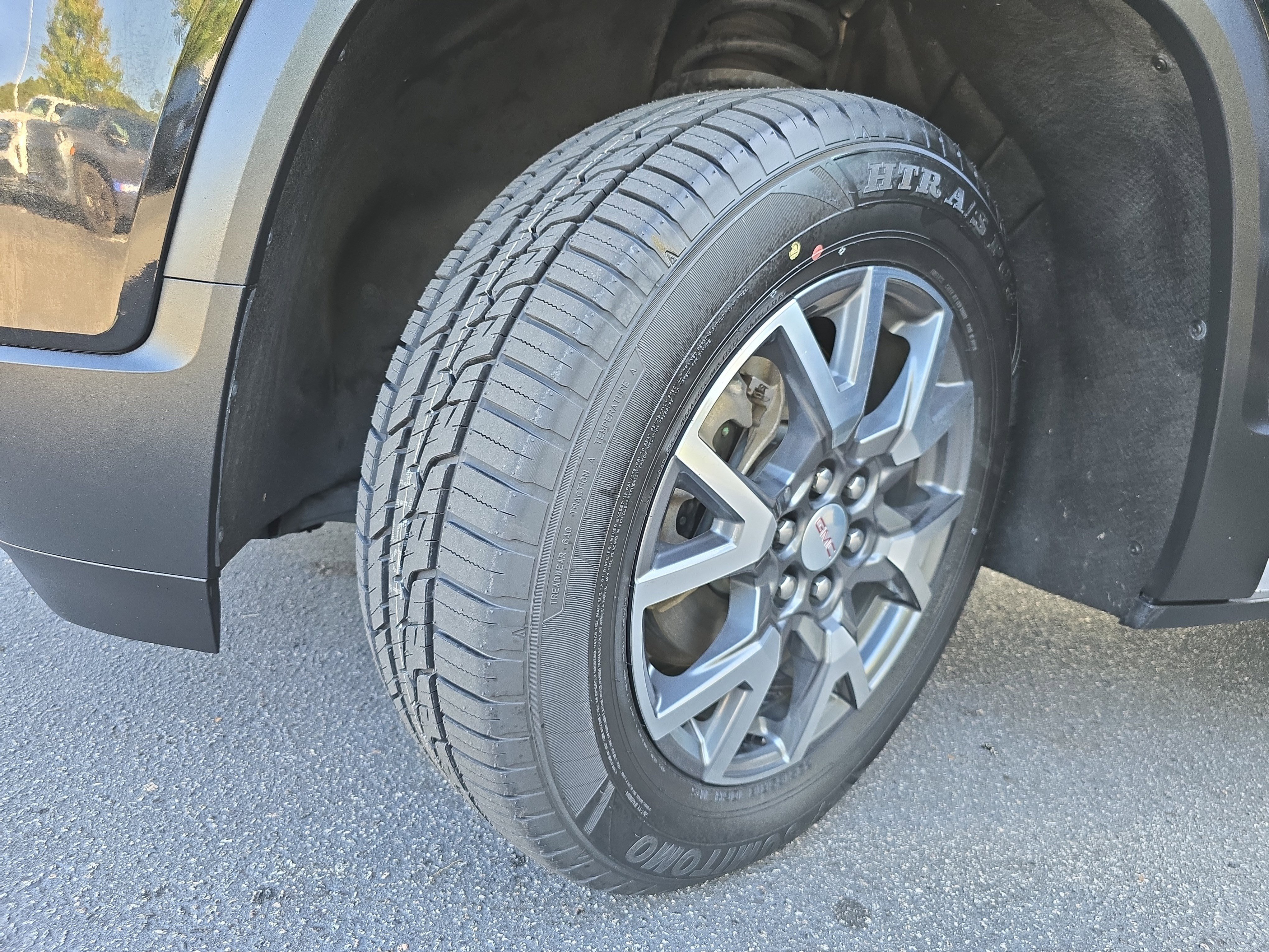 Used 2023 GMC Acadia SLT w/ Technology Package image 29