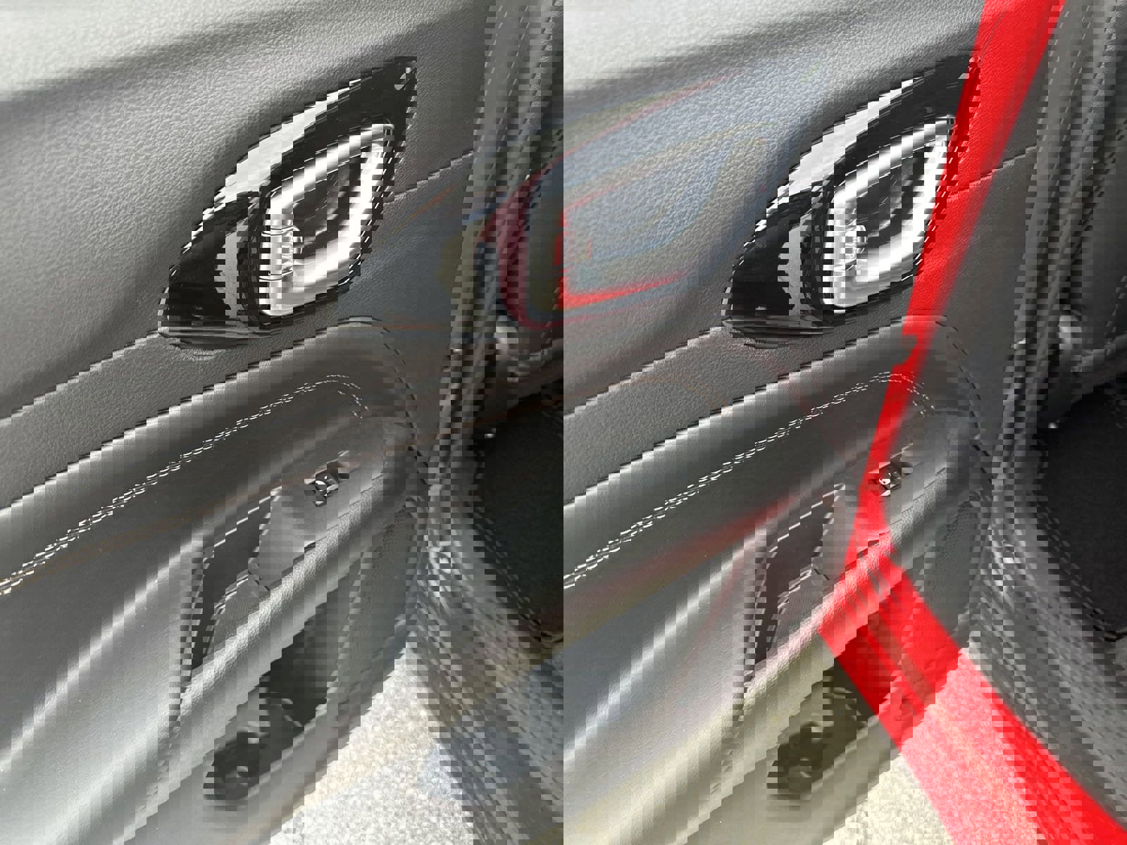 New 2024 Jeep Compass Limited image 16