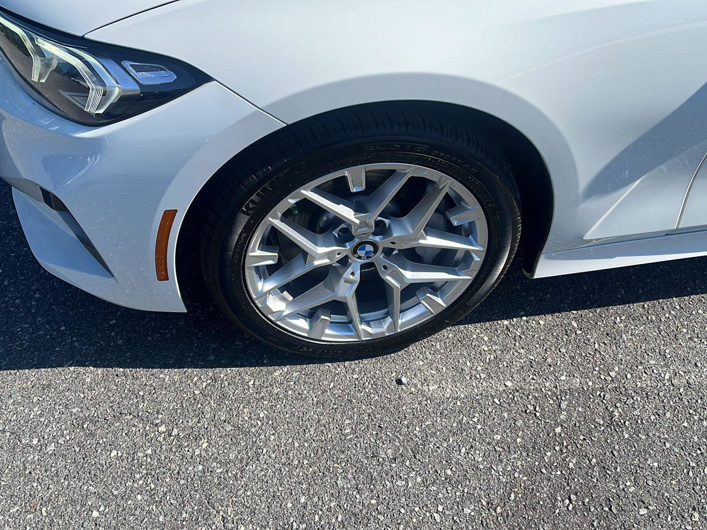 Used 2025 BMW 330i Sedan RWD image 2