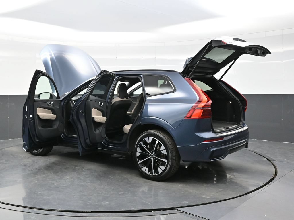 Used 2026 Volvo XC60 B5 Plus AWD/4WD image 45