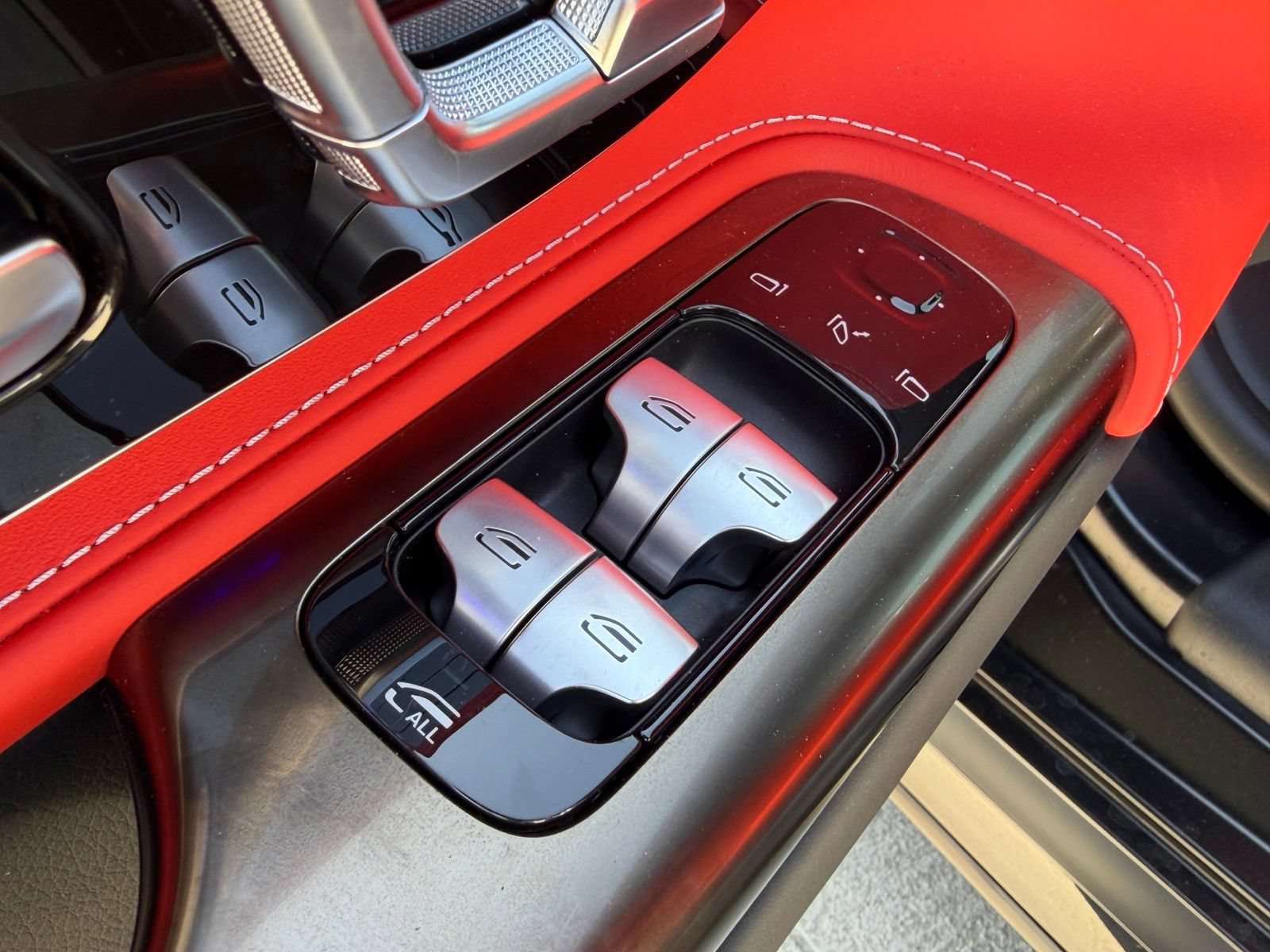 New 2026 Mercedes-Benz SL 55 AMG 4MATIC image 17
