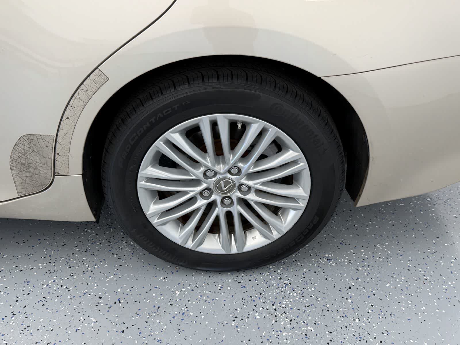 Used 2013 Lexus ES 350 w/ Luxury Pkg FWD image 25