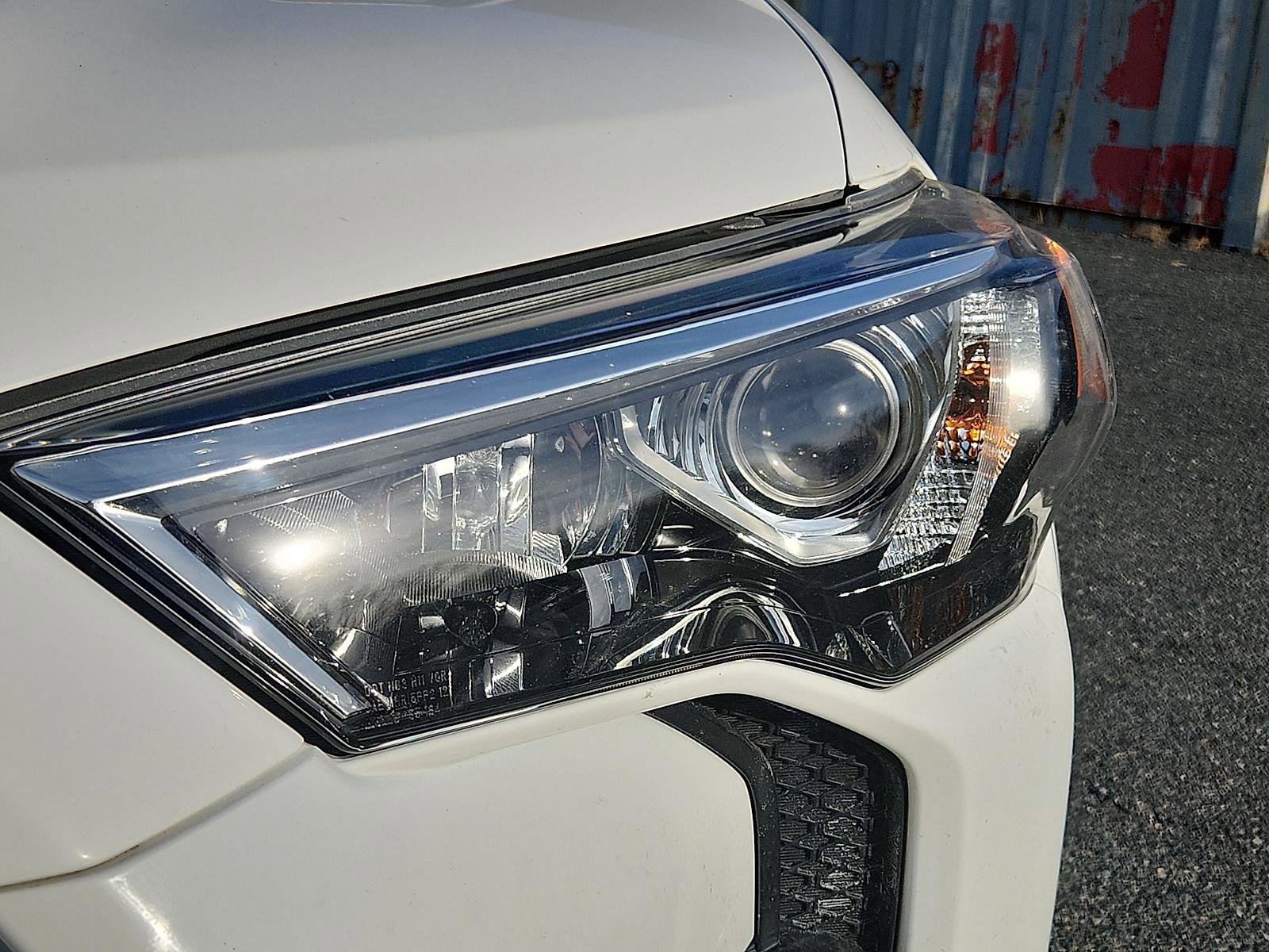 Used 2018 Toyota 4Runner SR5 Premium image 9