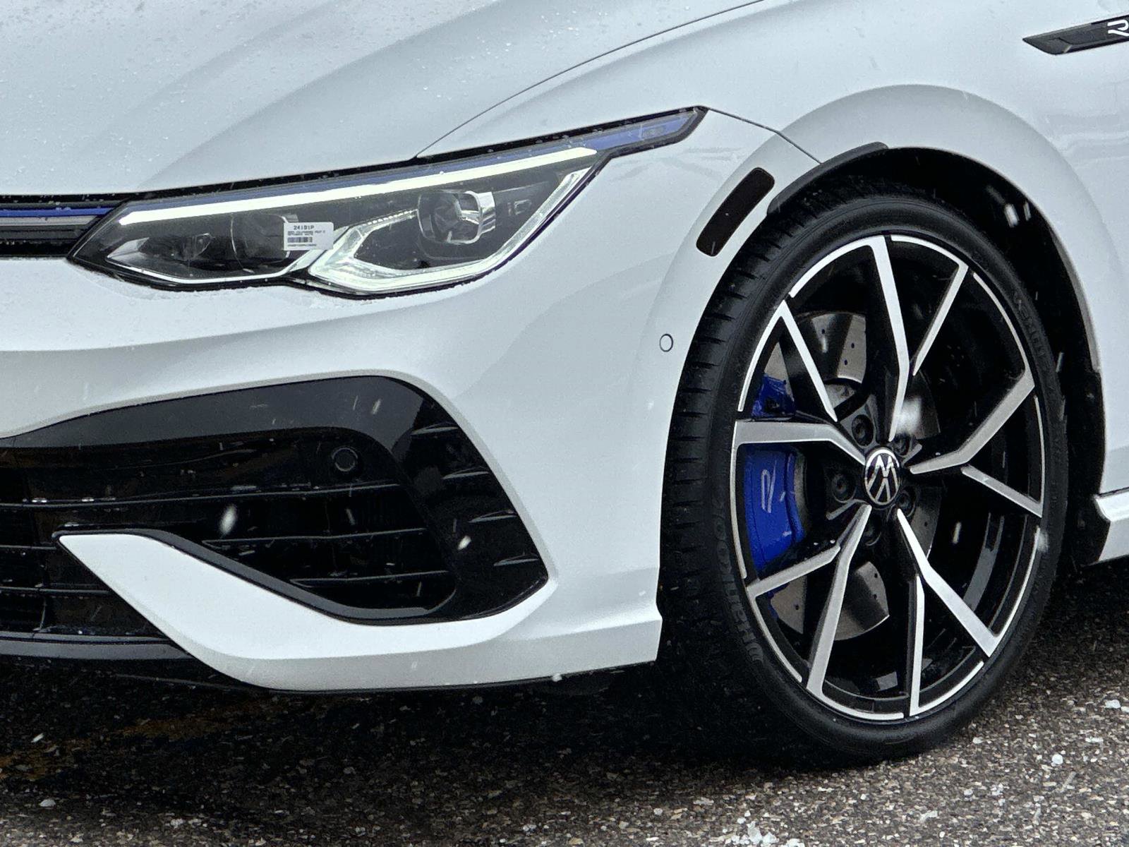 Used 2023 Volkswagen Golf R 2.0T DSG AWD image 7