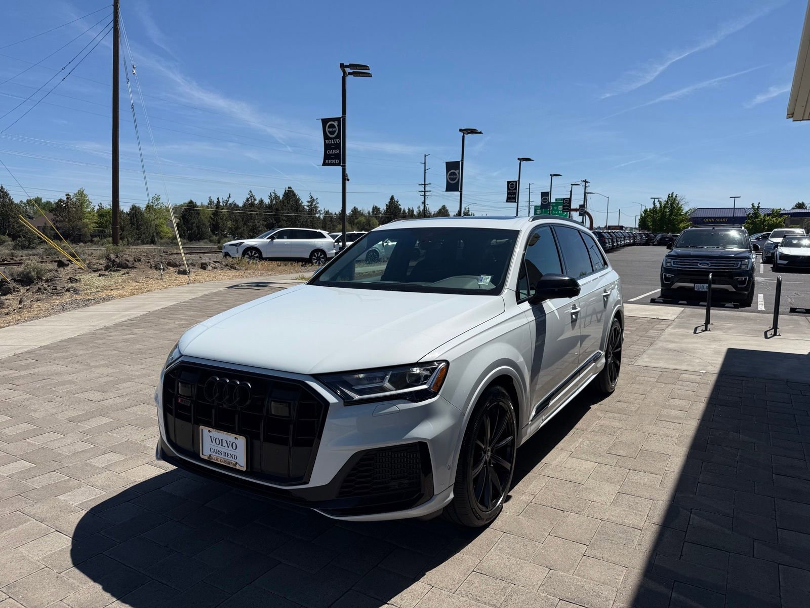 Used 2022 Audi SQ7 Premium Plus w/ SQ7 Executive Package AWD/4WD image 3