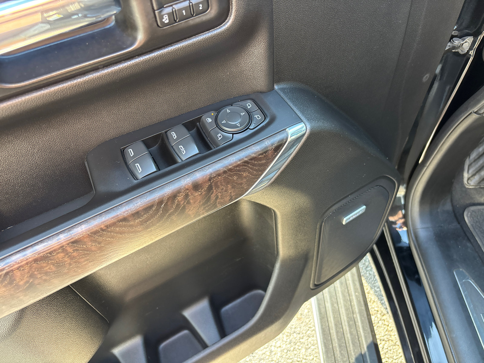 Used 2022 GMC Sierra 1500 Denali w/ Denali Premium Package AWD/4WD image 13