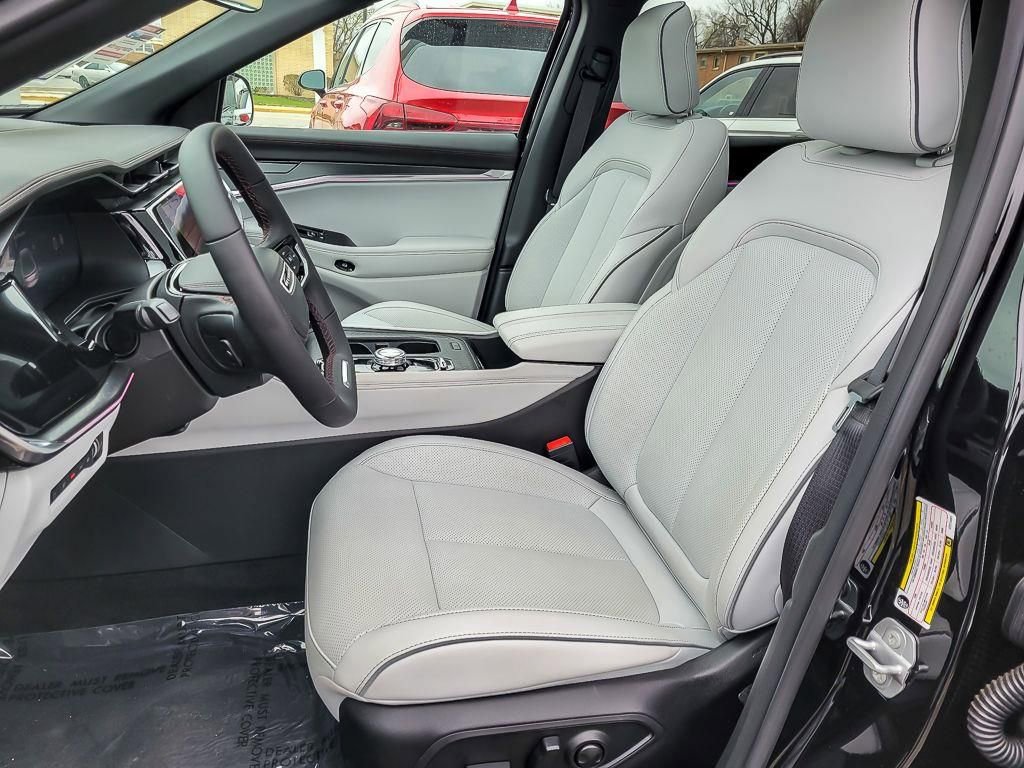 Used 2025 Jeep Wagoneer S Limited image 8